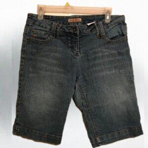 Paris Blues light wash demin shorts, women's size Large.
